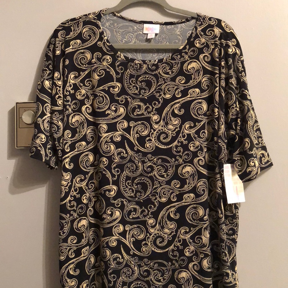 LuLa Roe Irma size medium NWT